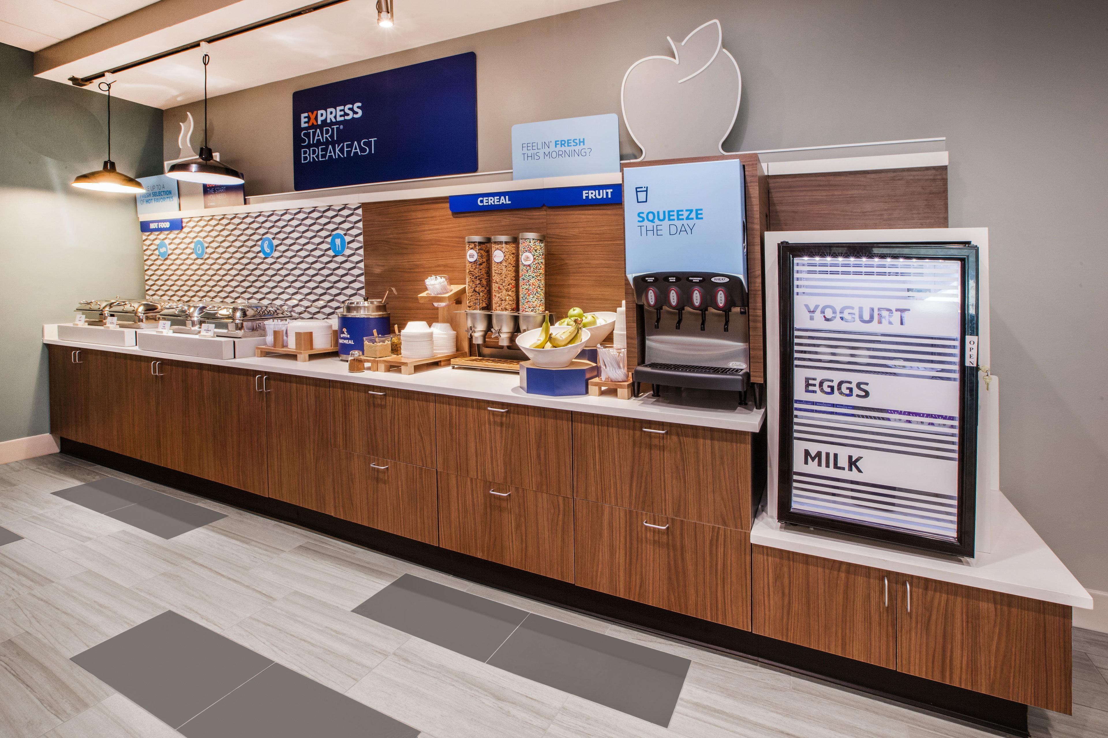 Holiday Inn Express Hotel & Suites London By Ihg Buitenkant foto