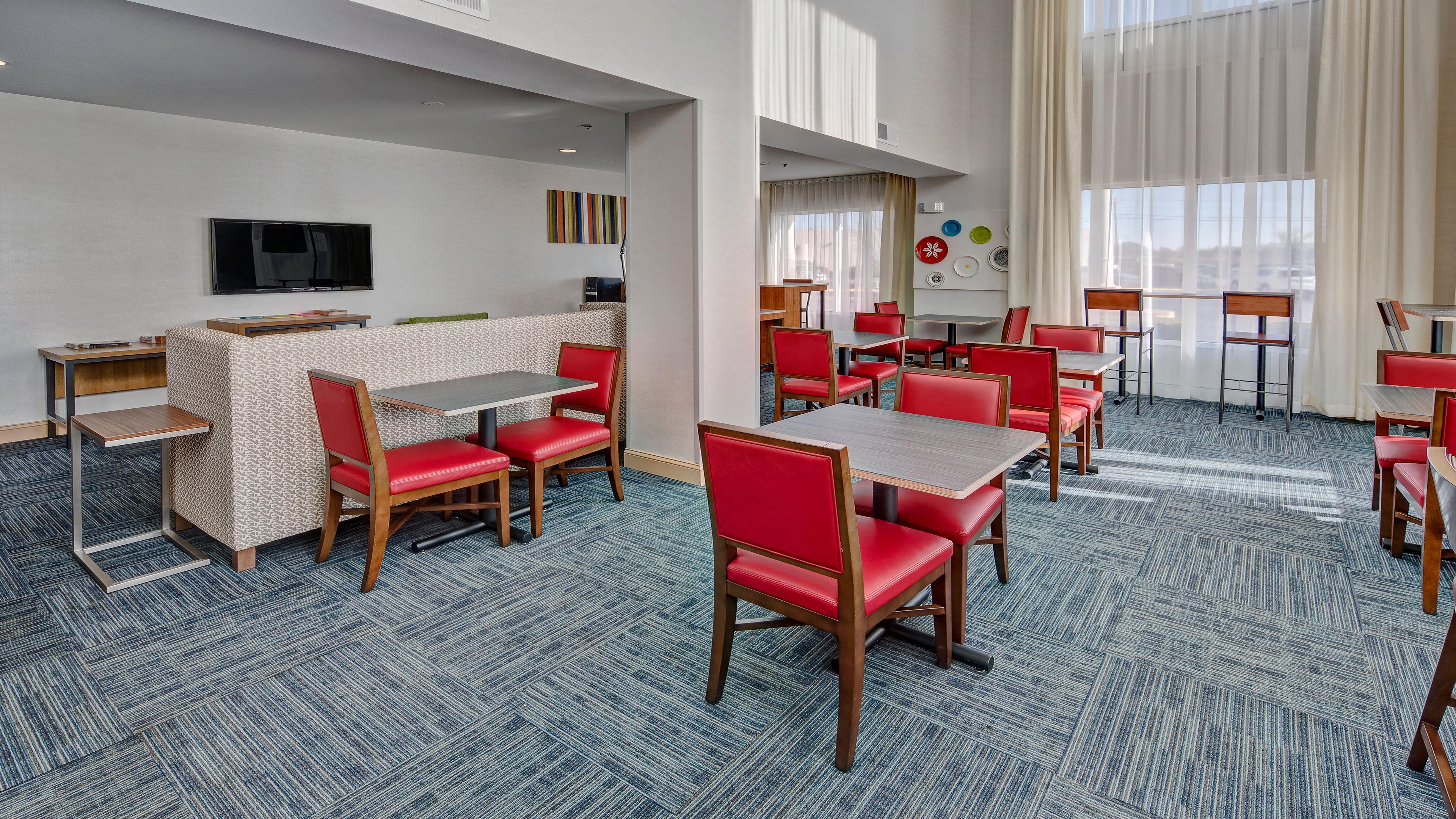 Holiday Inn Express Hotel & Suites London By Ihg Buitenkant foto