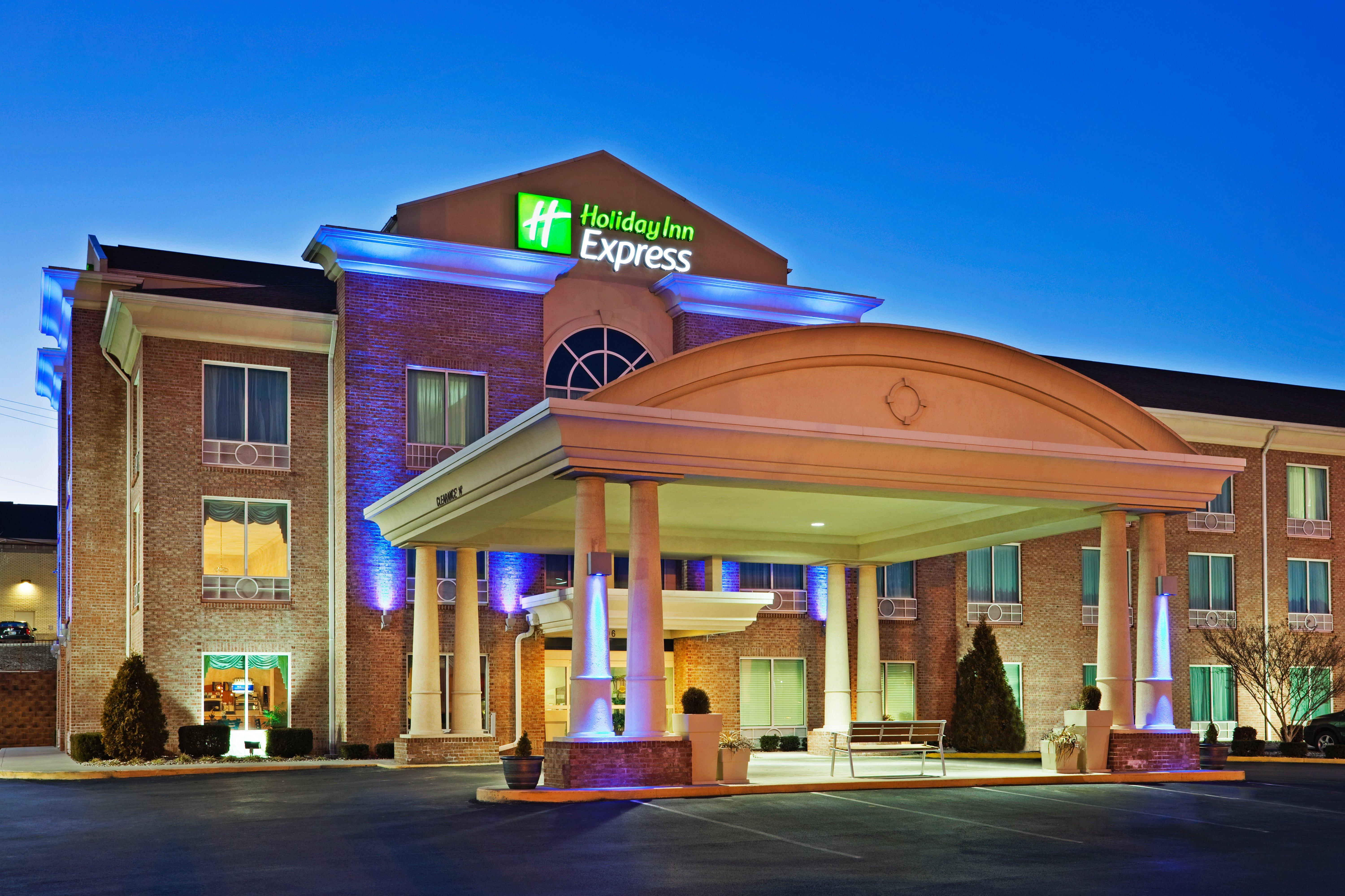 Holiday Inn Express Hotel & Suites London By Ihg Buitenkant foto