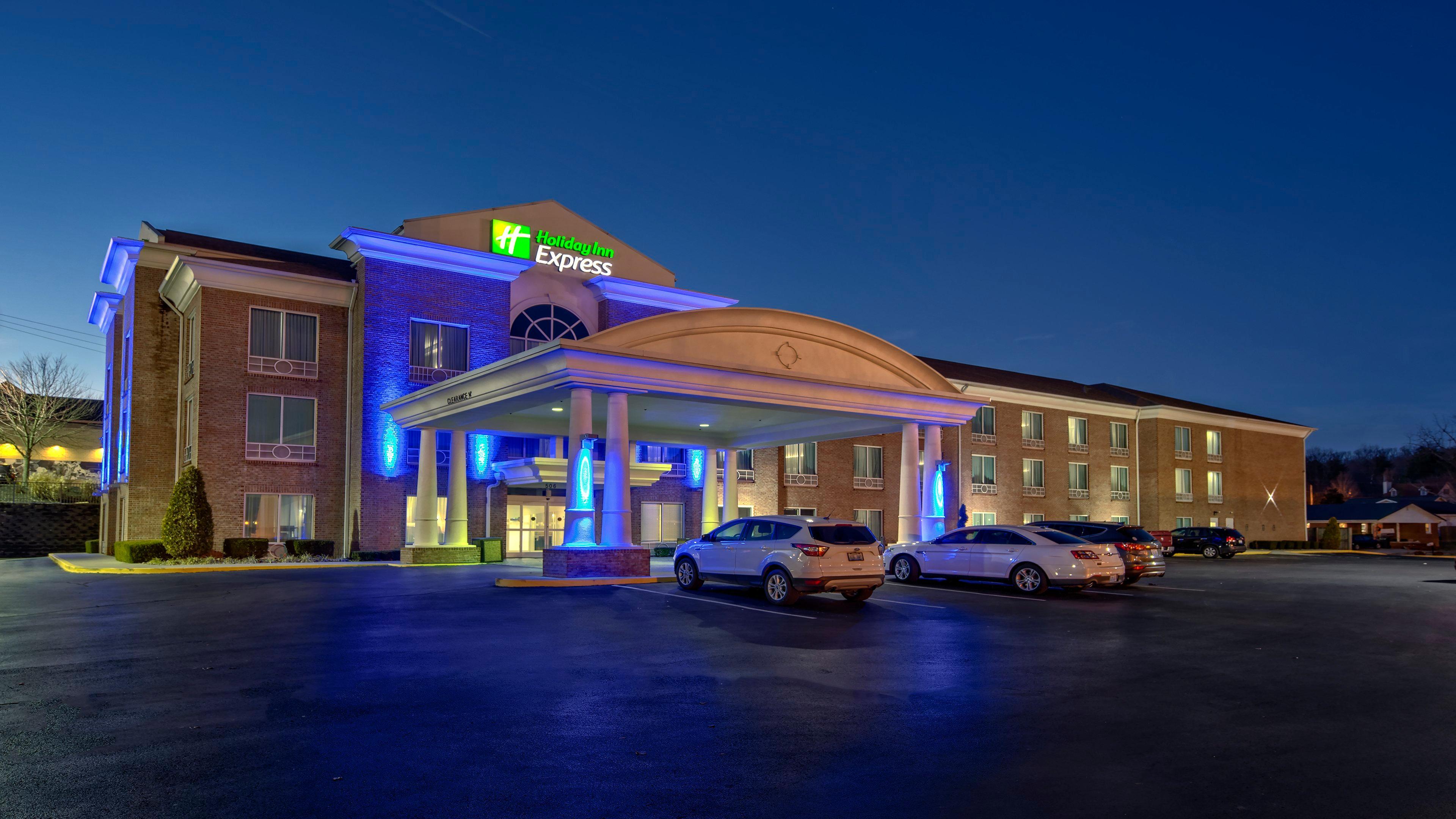 Holiday Inn Express Hotel & Suites London By Ihg Buitenkant foto