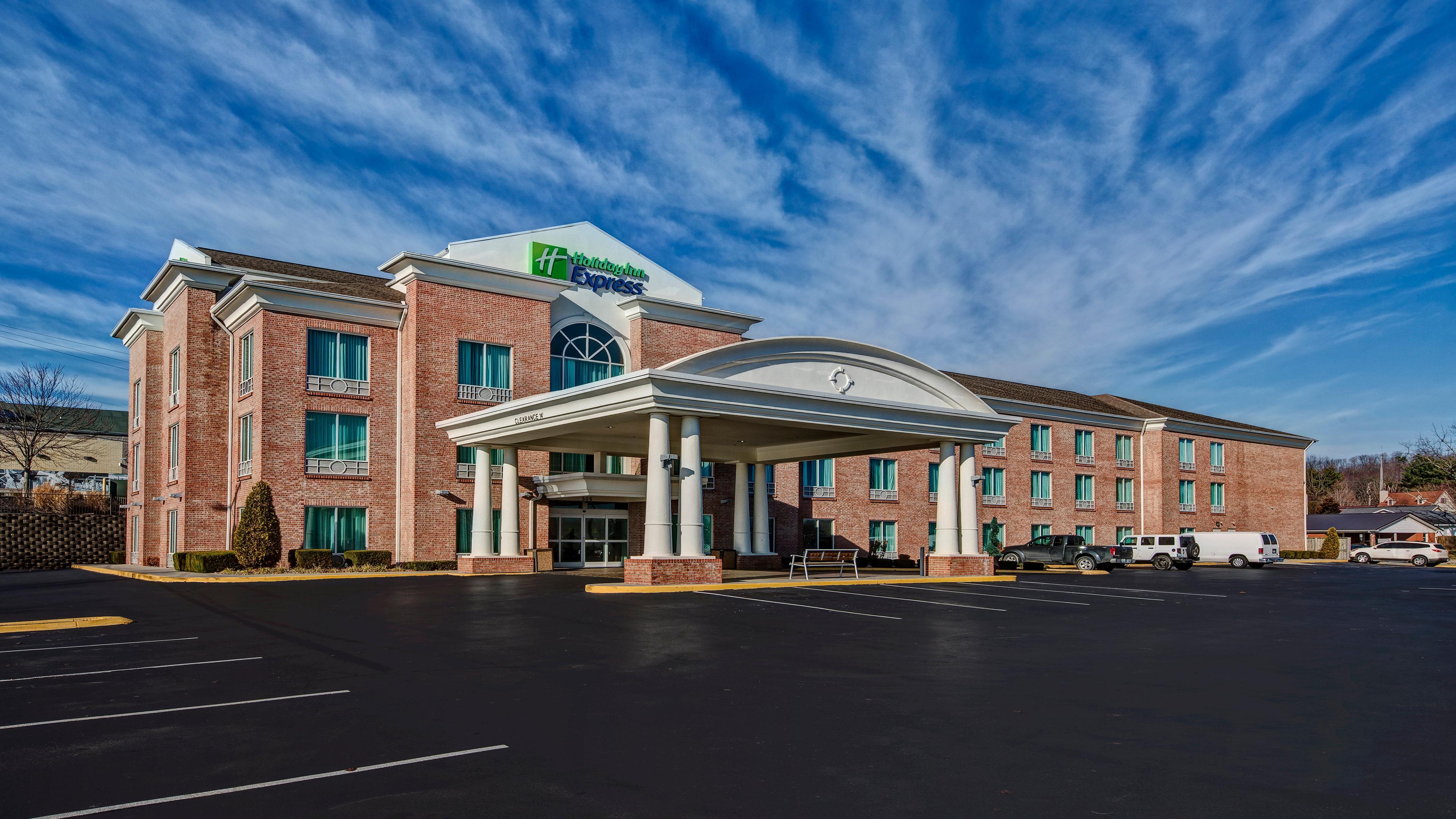 Holiday Inn Express Hotel & Suites London By Ihg Buitenkant foto