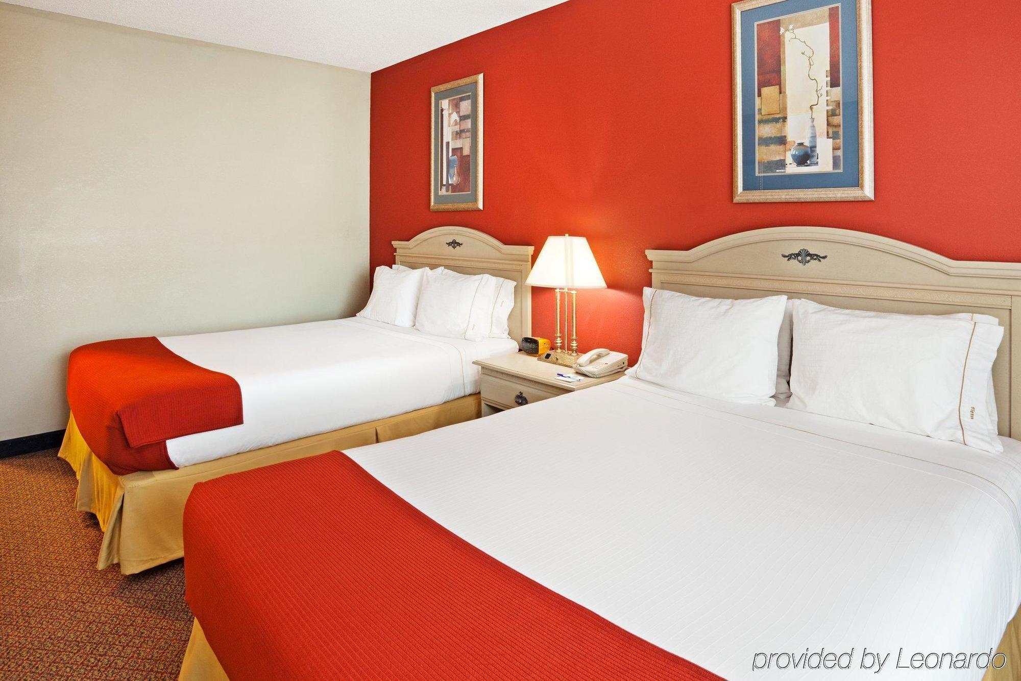 Holiday Inn Express Hotel & Suites London By Ihg Kamer foto
